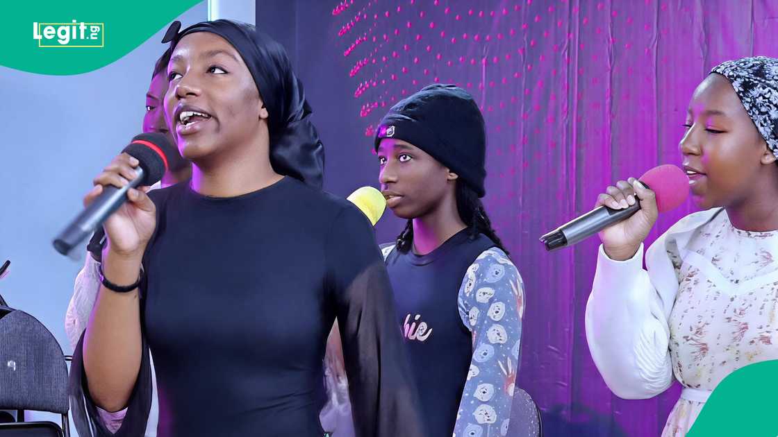 Reactions trail video of UK Deeper Life Church's priase session, people share their observations