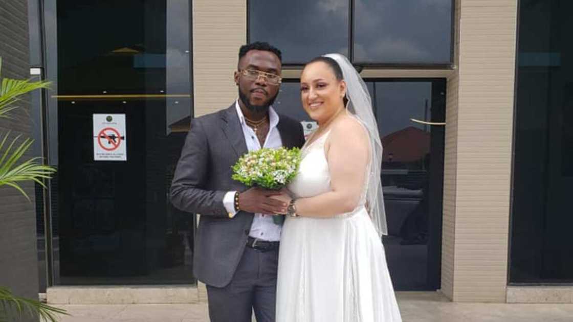 People love the couple. People love the couple.