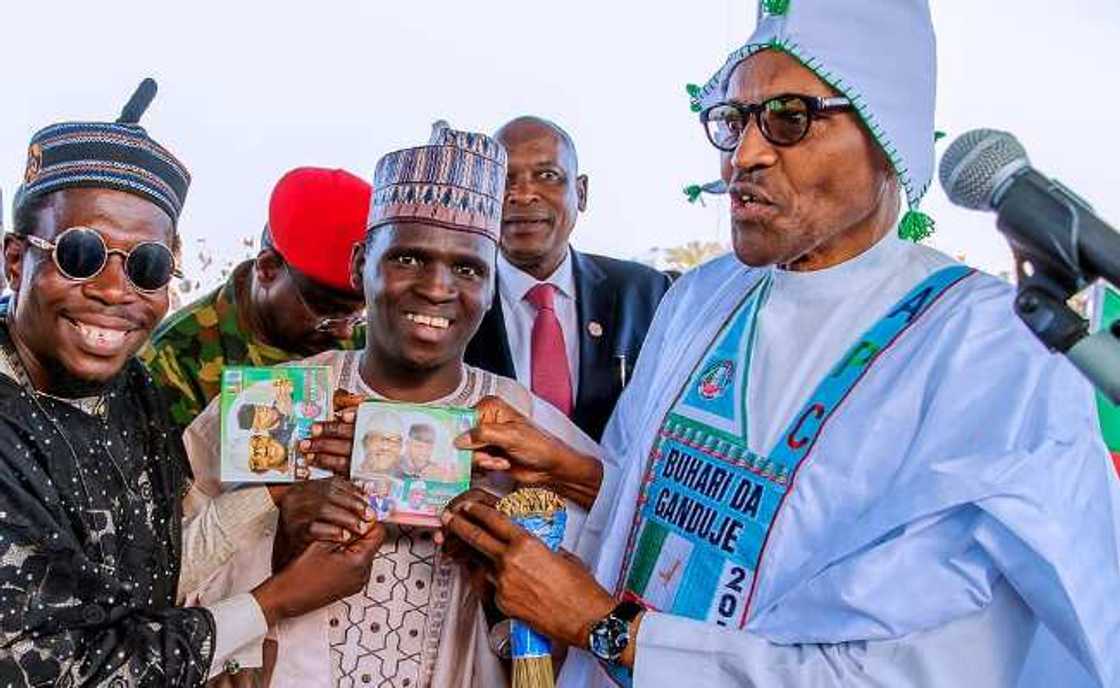 Rarara ya yi karin haske a kan rahotannin kai masa hari Rarara ya yi karin haske a kan rahotannin kai masa hari