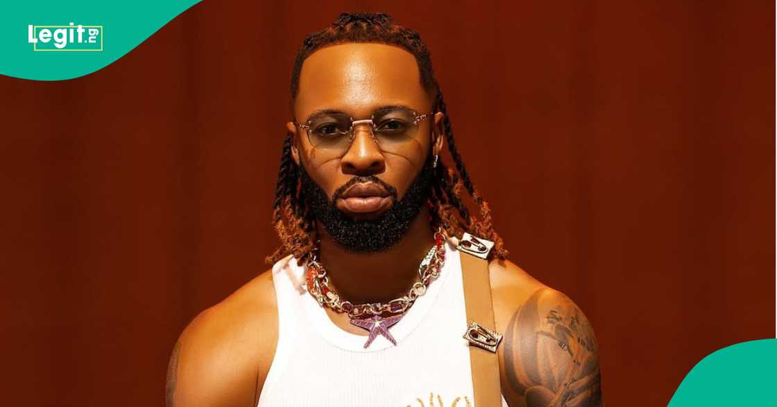 Flavour and his daughters bonded Flavour and his daughters bonded