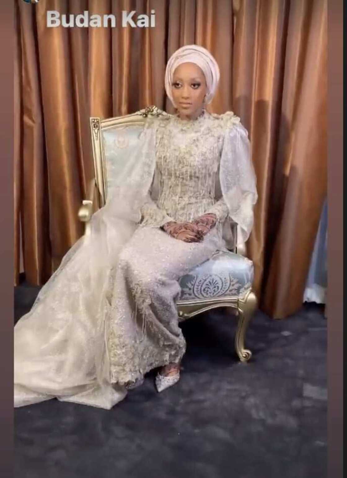 Hotuna da bidiyon wankan 'Budan Kai' Zahra Nasir Bayero, amaryar Yusuf Buhari Hotuna da bidiyon wankan 'Budan Kai' Zahra Nasir Bayero, amaryar Yusuf Buhari