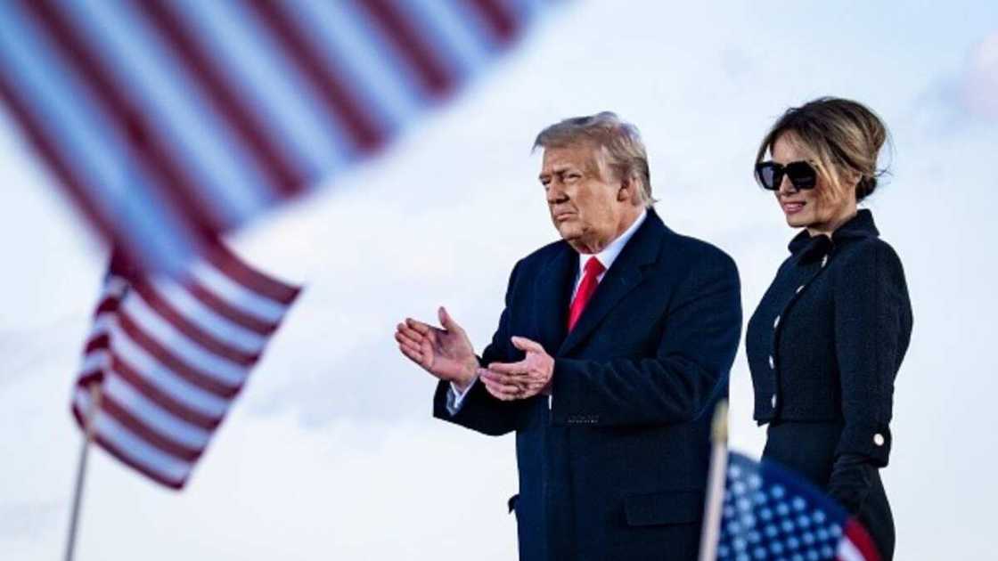 Jerin abubuwa 10 masu dan karen tsada da aka bawa Donald Trump kyauta Jerin abubuwa 10 masu dan karen tsada da aka bawa Donald Trump kyauta