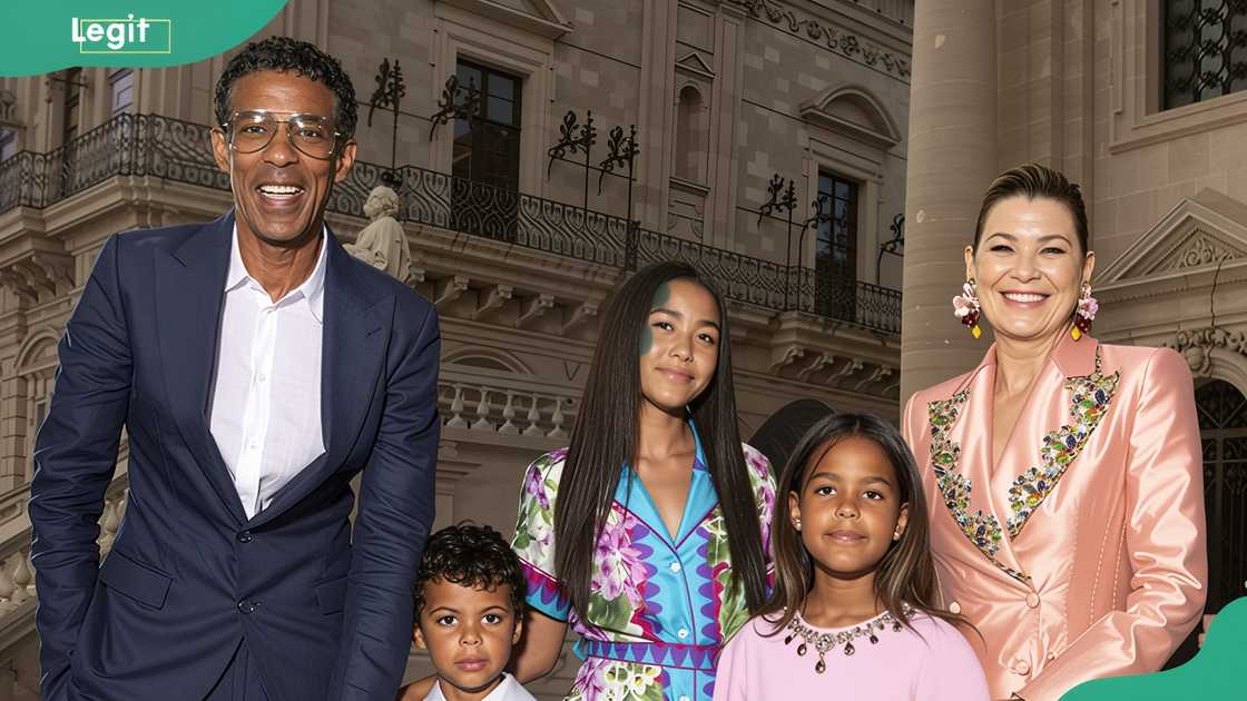 Ellen Pompeo and her husband Chris Ivery and with their daughters Stella Luna and Sienna May, Eli Christopher in Italy Ellen Pompeo and her husband Chris Ivery and with their daughters Stella Luna and Sienna May, Eli Christopher in Italy