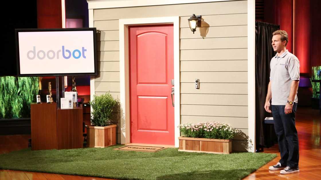 Jamie Siminoff presents the DoorBot during his first appearance on Shark Tank.