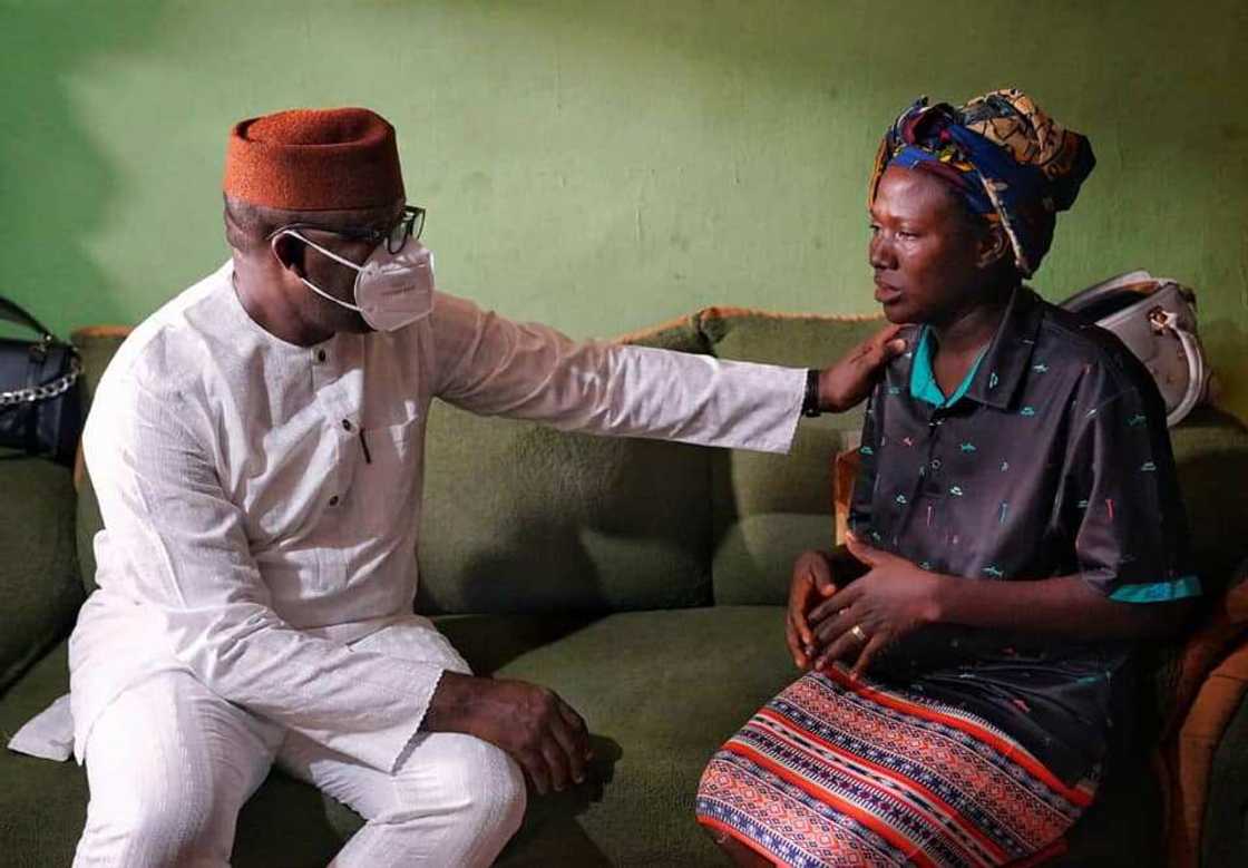 Ekiti governor, Fayemi, pays condolence visit to wife of air force officer who died in Abuja plane crash Ekiti governor, Fayemi, pays condolence visit to wife of air force officer who died in Abuja plane crash