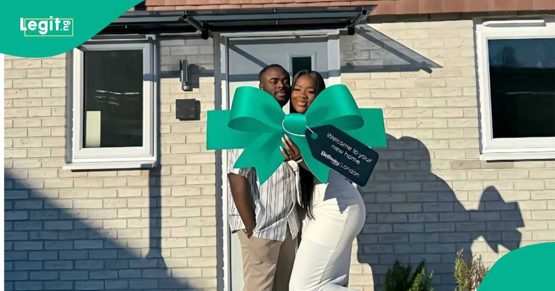 Lady and hubby in UK buy house, share process. Lady and hubby in UK buy house, share process.