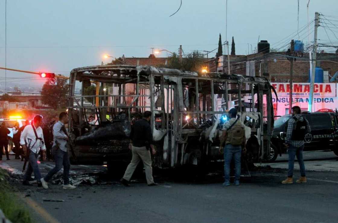 Blocking highways is a tactic used by Mexican gangs to try to evade arrest Blocking highways is a tactic used by Mexican gangs to try to evade arrest