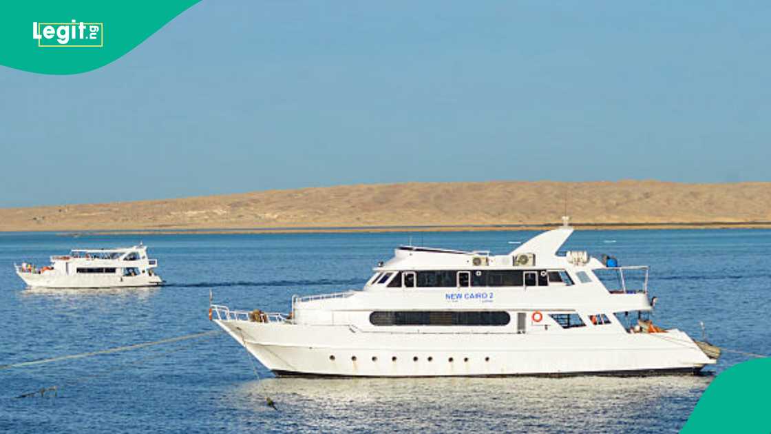 Six Russians died when a submarine sank off Hurghada, while 39 tourists were successfully rescued from the vessel. Six Russians died when a submarine sank off Hurghada, while 39 tourists were successfully rescued from the vessel.