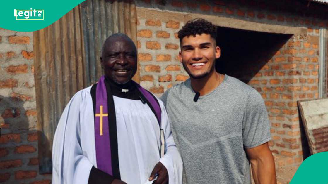 Alex Birbir da wani fasto