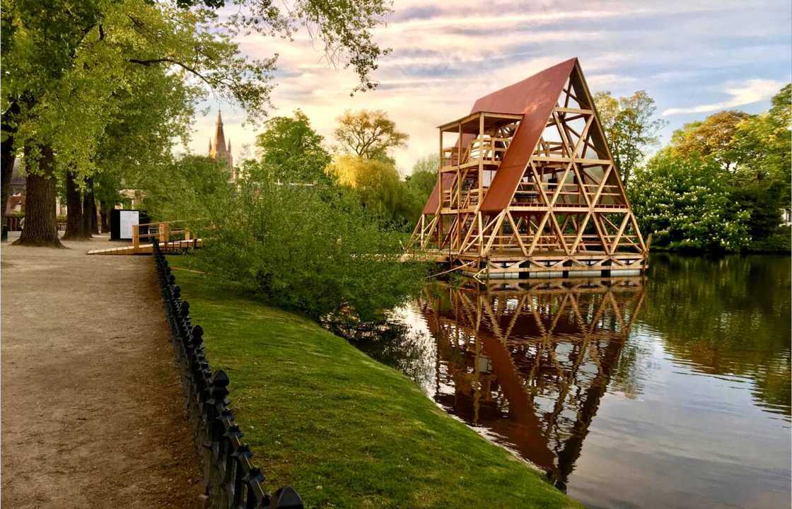 MFSII: Nigerian architect Kunle Adeyemi constructs floating buildings on water