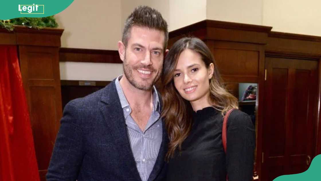 Jesse Palmer and Emely Fardo celebrate the holidays with St. Jude Children's Research Hospital