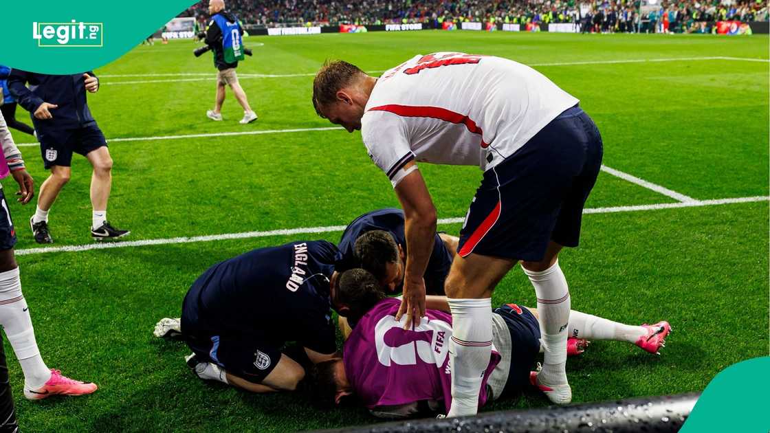 Dan Burn, Jordan Henderson, FIFA, World Cup, Mexico, England. Dan Burn, Jordan Henderson, FIFA, World Cup, Mexico, England.