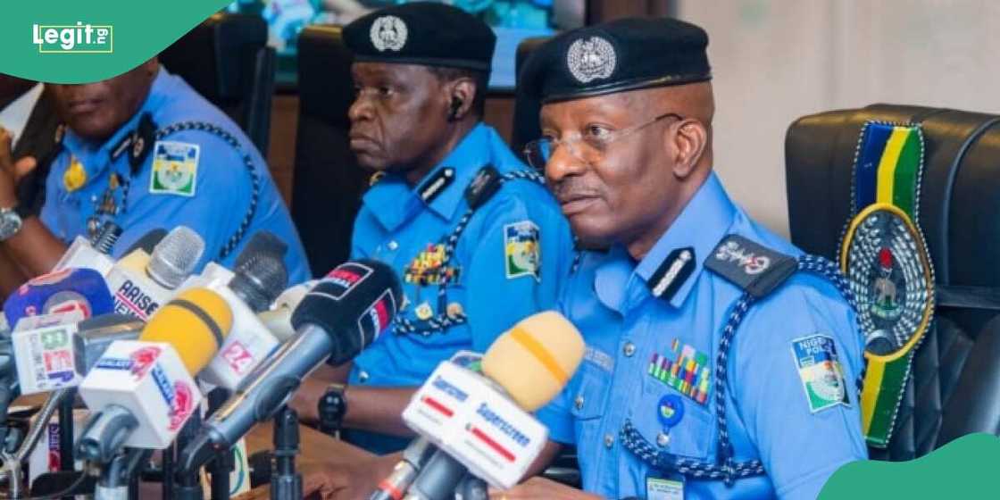 23-Year-Old Armed Robbery Suspect Confesses to Stealing Policeman’s Phone 23-Year-Old Armed Robbery Suspect Confesses to Stealing Policeman’s Phone
