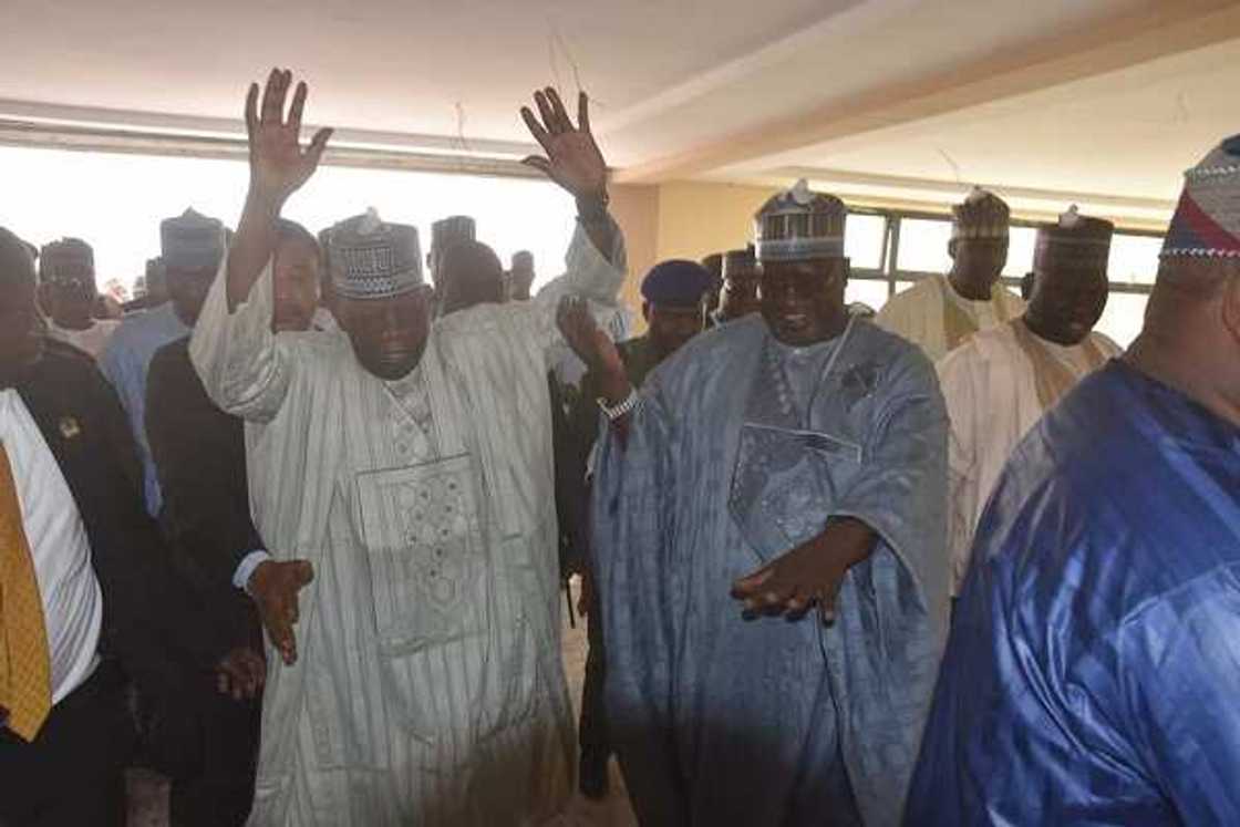 Da duminsa: Tinubu ya dira jihar Yobe domin janyo hankalin wakilan jam'iyya Da duminsa: Tinubu ya dira jihar Yobe domin janyo hankalin wakilan jam'iyya