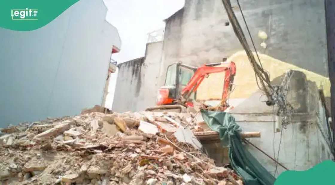 Yadda gini ya danne wata mata da 'ya'yanta a Kano Yadda gini ya danne wata mata da 'ya'yanta a Kano