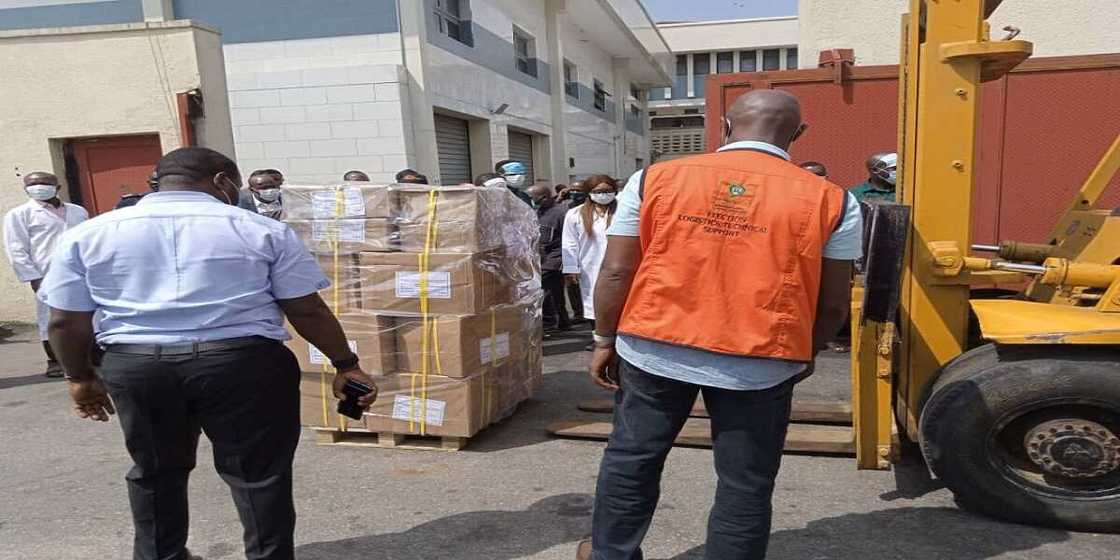 Hotuna: INEC ta rarrabe kayyakin zaben jihar Edo