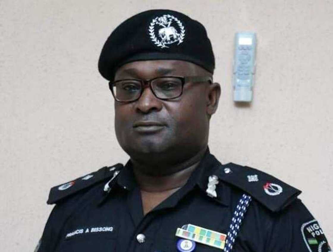 Yadda annobar covid-19 ta hallaka mataimakin kwamishinan 'yan sandan Najeriya Yadda annobar covid-19 ta hallaka mataimakin kwamishinan 'yan sandan Najeriya