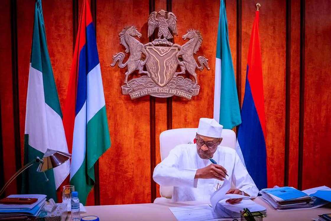 Buhari signs PIB Buhari signs PIB