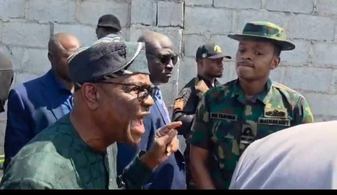 Arise TV Anchor Oseni Rufai Reacts to Wike's Altercation with Officers. Arise TV Anchor Oseni Rufai Reacts to Wike's Altercation with Officers.