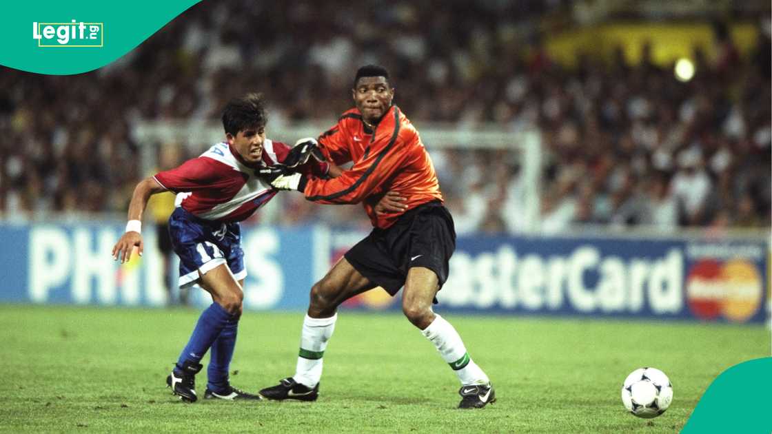 Hugo Brizuela, Peter Rufai, Nigeria, Paraguay, France, 1998 World Cup Hugo Brizuela, Peter Rufai, Nigeria, Paraguay, France, 1998 World Cup