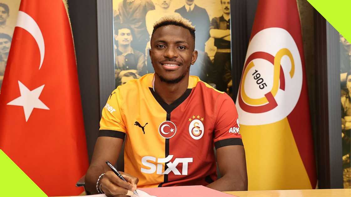 Victor Osimhen signing his contract as a new Galatasaray player.