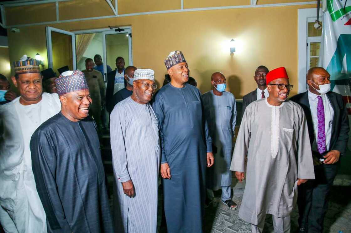 Jerin yan takarar shugaban kasa 13 na PDP da suka siya fom din takara yayin da aka tara N486m Jerin yan takarar shugaban kasa 13 na PDP da suka siya fom din takara yayin da aka tara N486m