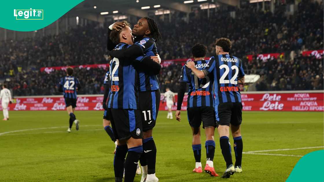 Ademola Lookman and Mario Retegui celebrate a goal against Napoli