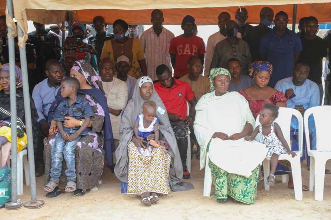 Borno convoy attack: Governor Zulum meets families of fallen policemen Borno convoy attack: Governor Zulum meets families of fallen policemen