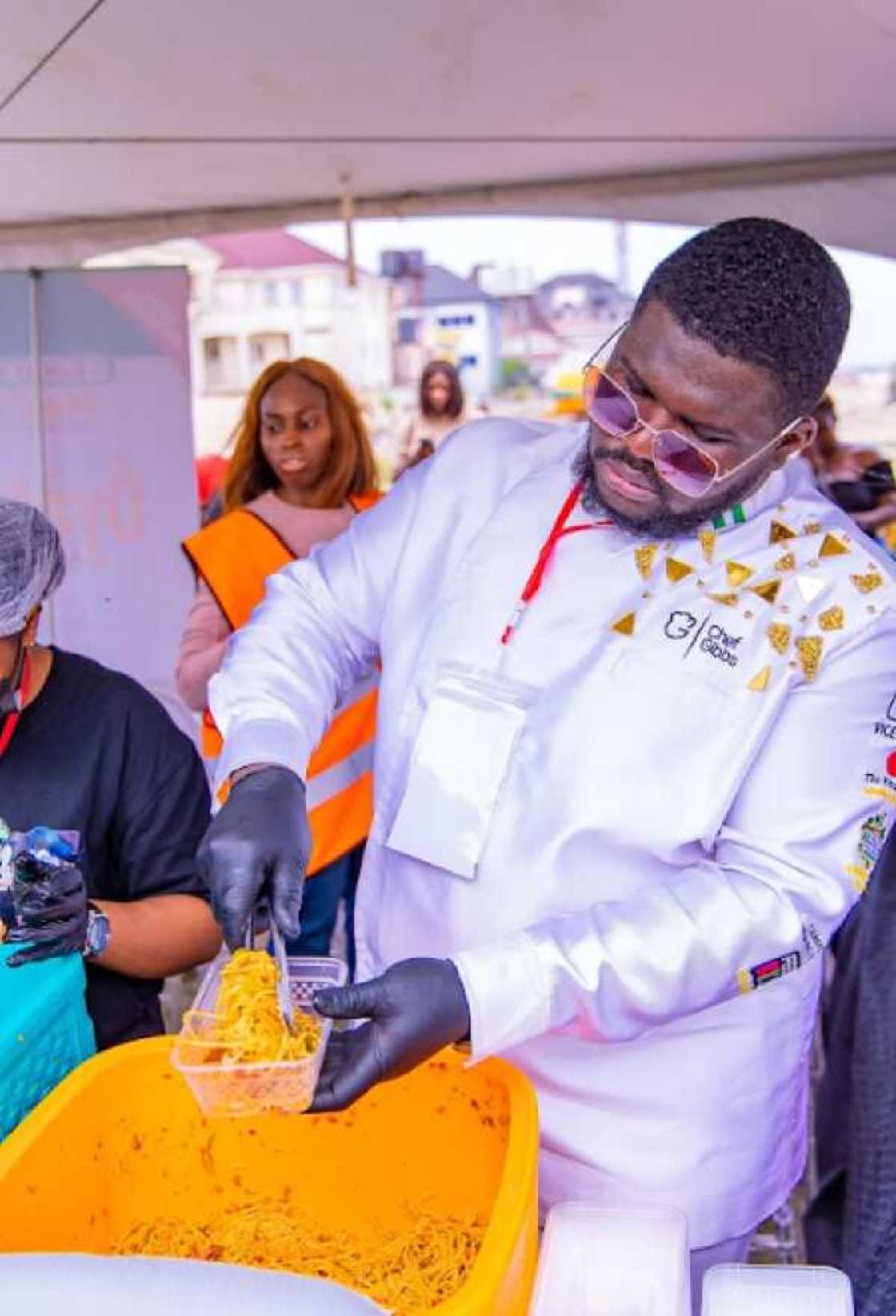 Ginorous Trybe Leader, Hilda Baci Warms the Hearts of Maroko Residents Ginorous Trybe Leader, Hilda Baci Warms the Hearts of Maroko Residents