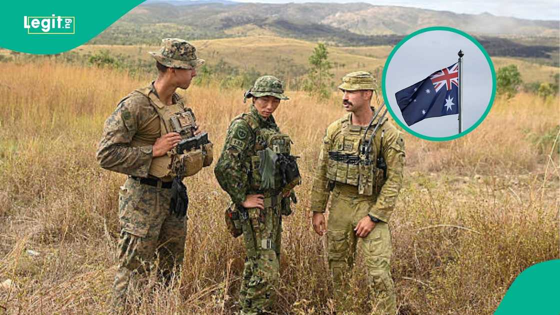 Austrlia shares salary rate of its military men, vice admiral, lieutenant general, air marshal. Austrlia shares salary rate of its military men, vice admiral, lieutenant general, air marshal.