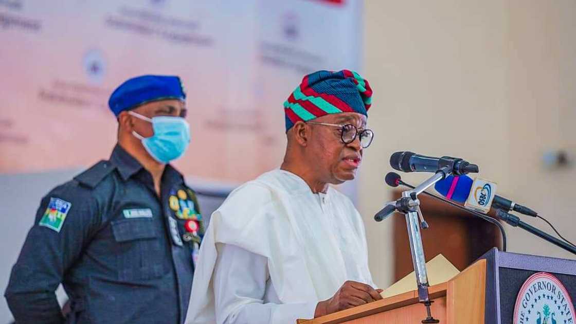 Students, teachers run for dear lives as armed hoodlums invade school in Osun state Students, teachers run for dear lives as armed hoodlums invade school in Osun state