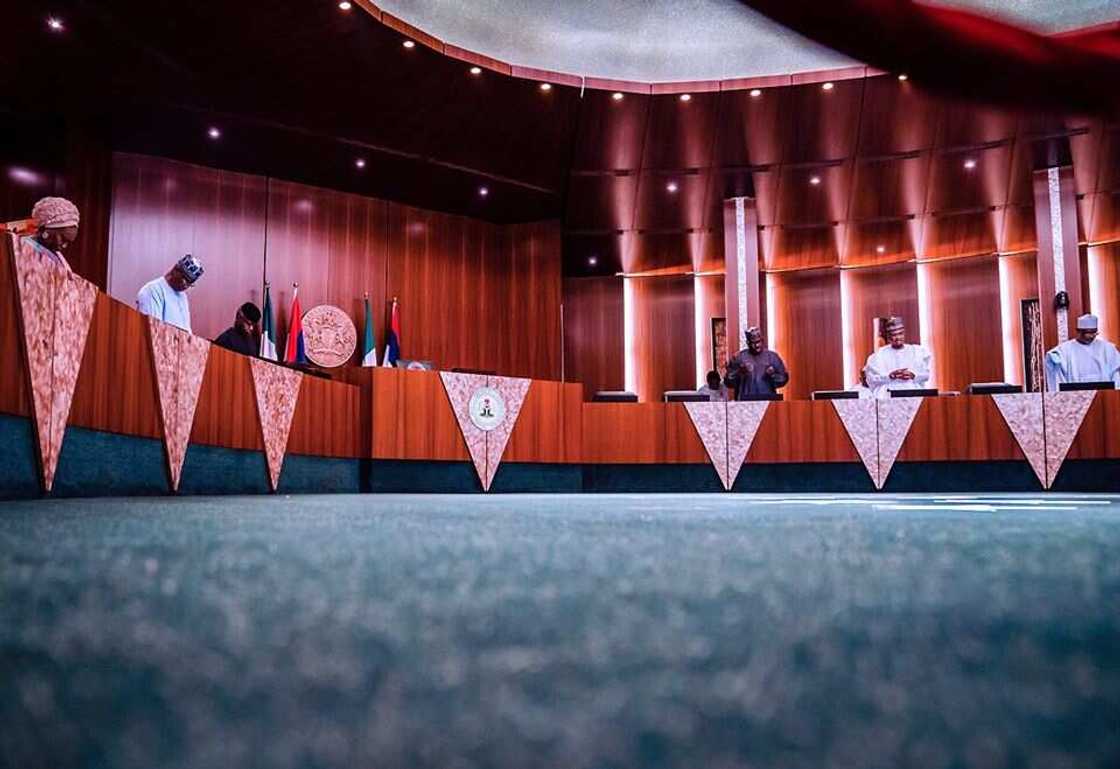 Osinbajo ya jagoranci zaman majalisar zartarwa, an yi shiru na minti 1 ga wadanda aka kashe a harin Auno Osinbajo ya jagoranci zaman majalisar zartarwa, an yi shiru na minti 1 ga wadanda aka kashe a harin Auno