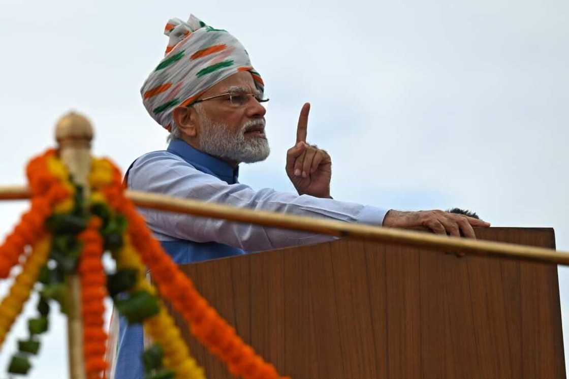 Following a 21-gun salute, reportedly executed using howitzers made domestically for the first time, the PM said Indians should shed 'colonialism in our minds and habits' Following a 21-gun salute, reportedly executed using howitzers made domestically for the first time, the PM said Indians should shed 'colonialism in our minds and habits'