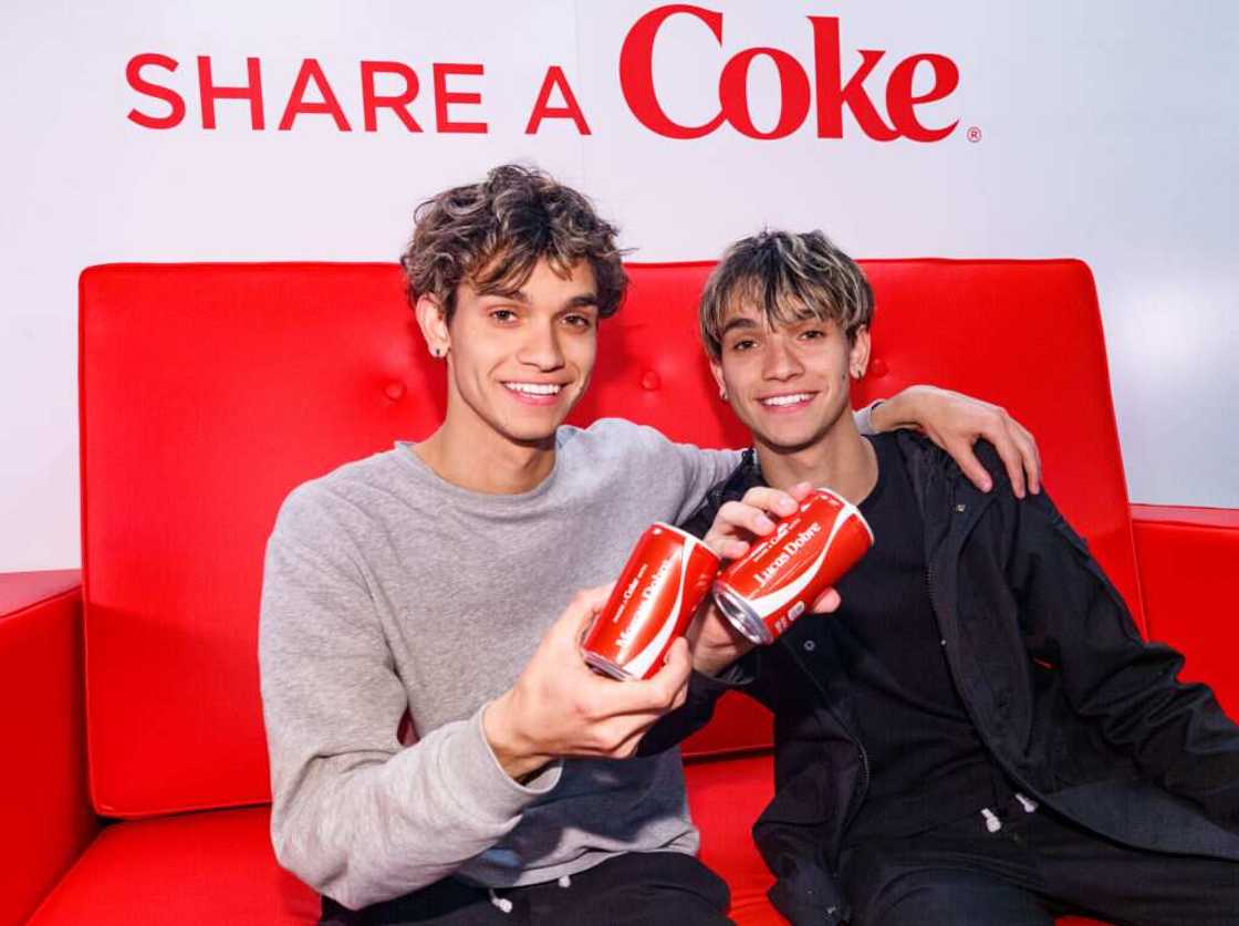 famous male twins famous male twins