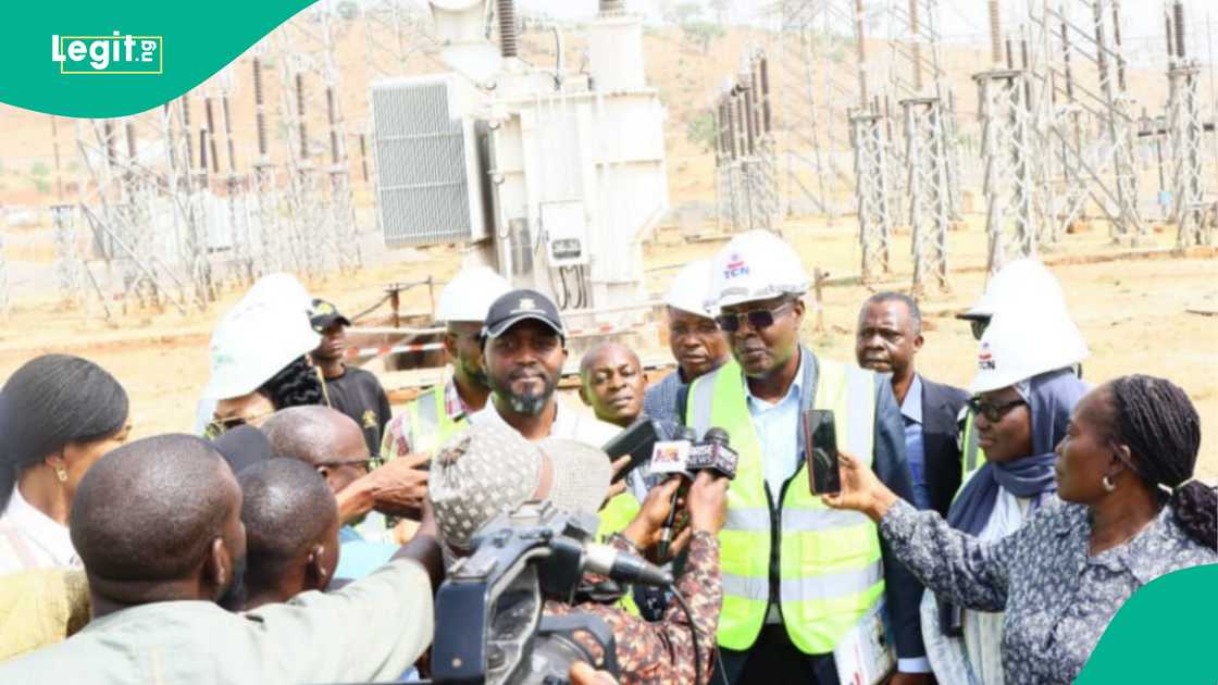 Kamfanin TCN ya ce za a dawo da wuta a yankunan da abin ya shafa da zarar an gama gyara. Kamfanin TCN ya ce za a dawo da wuta a yankunan da abin ya shafa da zarar an gama gyara.