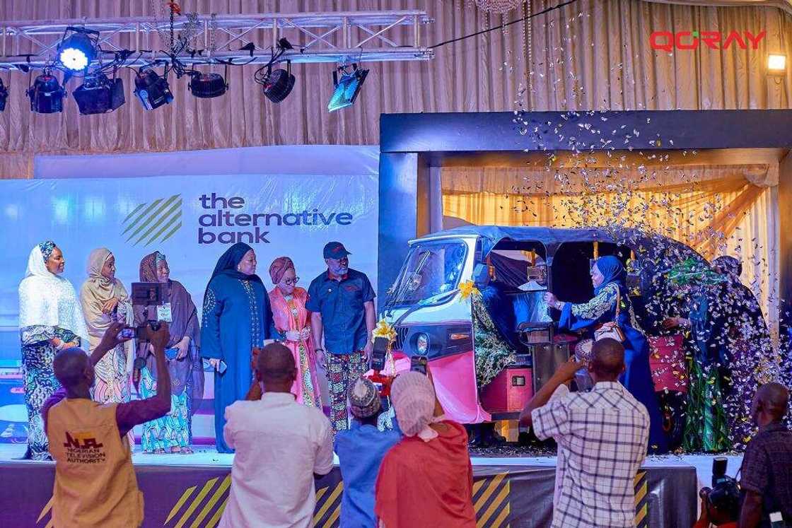 Qoray Launches, Deploys Single Largest Fleet of Electric Vehicles in Nigeria Qoray Launches, Deploys Single Largest Fleet of Electric Vehicles in Nigeria