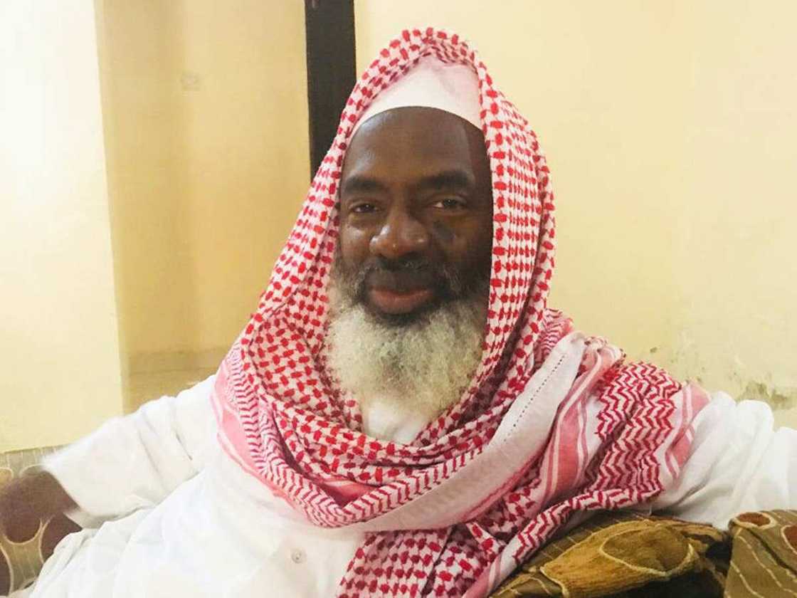 Kawai gwamnati ta kame Sheikh Gumi ta bincikeshi kan hada kai da 'yan bindiga, 'yan Najeriya Kawai gwamnati ta kame Sheikh Gumi ta bincikeshi kan hada kai da 'yan bindiga, 'yan Najeriya