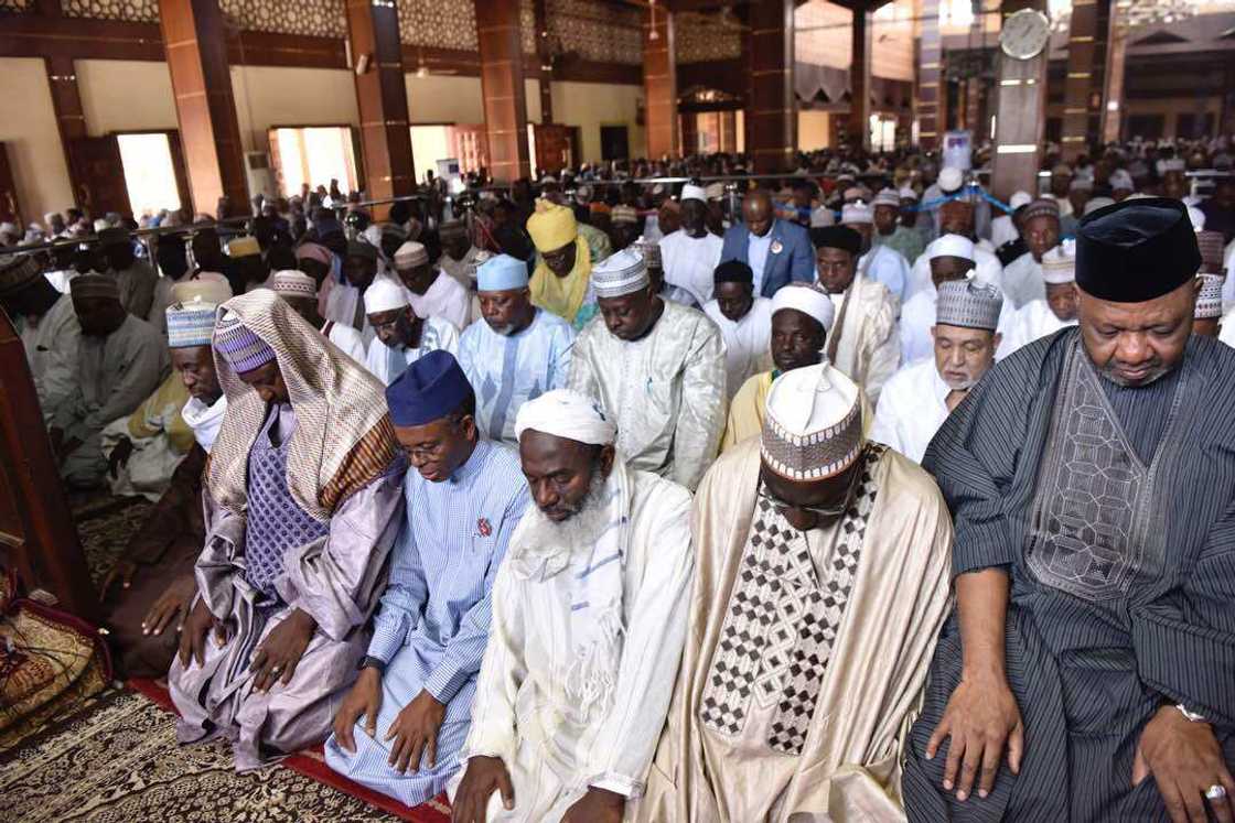 Manyan arewa sun halarci jana'izar Sanata Aruwa, hotuna Manyan arewa sun halarci jana'izar Sanata Aruwa, hotuna