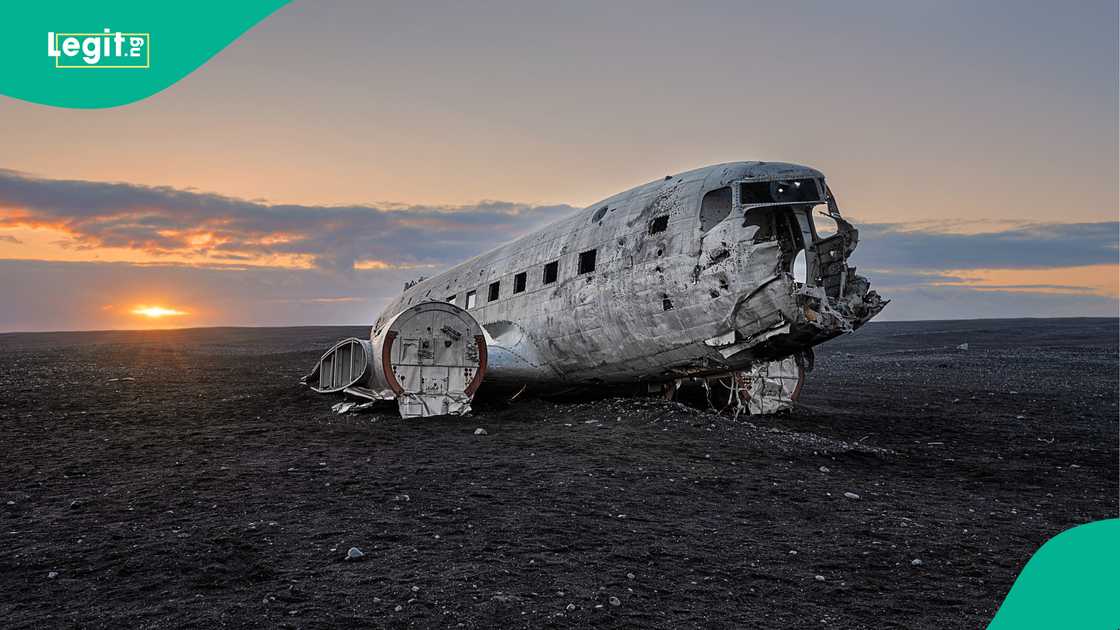 Private Plane Crashes Sets 15 Homes Ablaze Amid Dense Fog Private Plane Crashes Sets 15 Homes Ablaze Amid Dense Fog