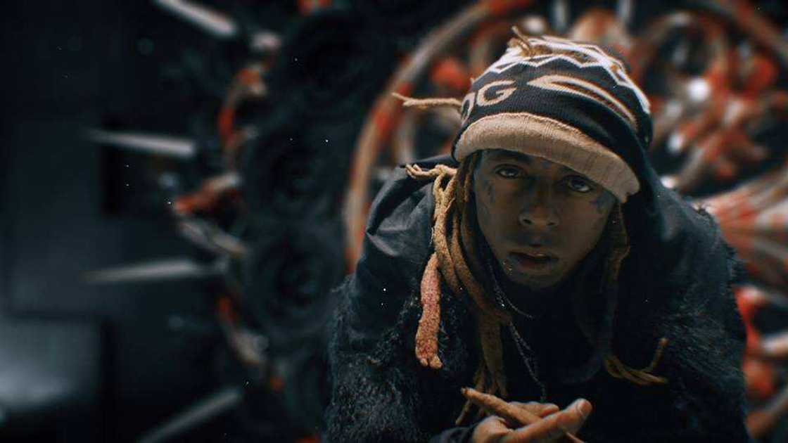 The photo from the video for the song "Don't Cry" The photo from the video for the song "Don't Cry"