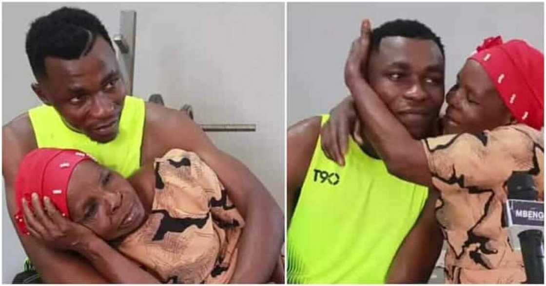 Dattijuwa ta shirya yin wuff da matashi Dattijuwa ta shirya yin wuff da matashi