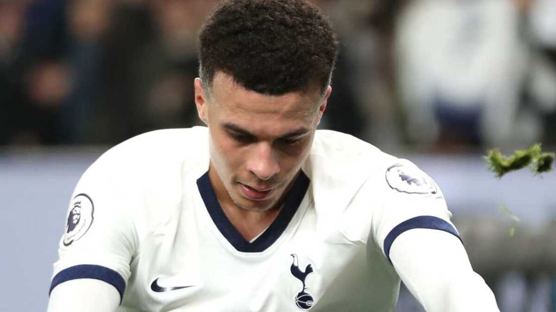 Yan fashi sun kai ma wani babban dan kwallon duniya hari, sun kwashi gwala-gwalai Yan fashi sun kai ma wani babban dan kwallon duniya hari, sun kwashi gwala-gwalai