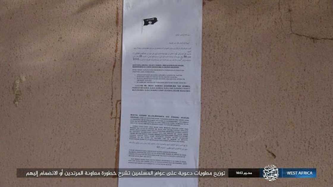 Hotunan takardun da ƴan ISWAP suka raba wa mutane a Borno suna gargaɗinsu game da kai wa sojoji tsegumi Hotunan takardun da ƴan ISWAP suka raba wa mutane a Borno suna gargaɗinsu game da kai wa sojoji tsegumi