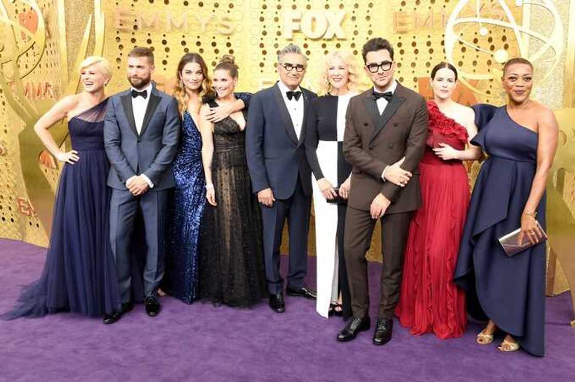 cast schitt's creek cast schitt's creek