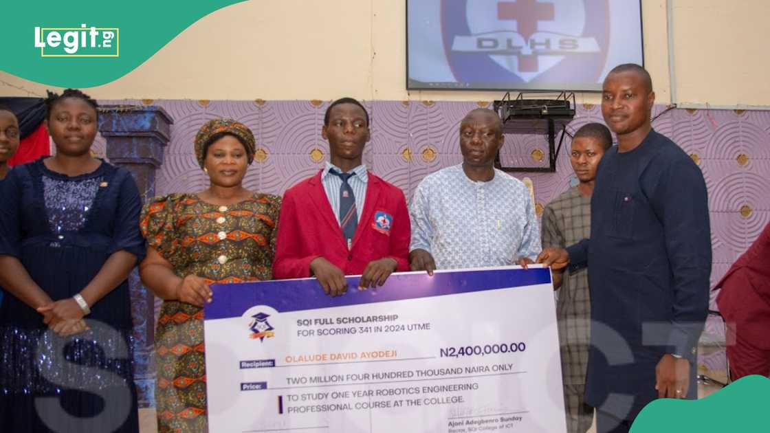 Olalude David Ayodeji, who scored 341 in 2024 UTME, has gotten N2.4 million scholarship from SQI College of ICT