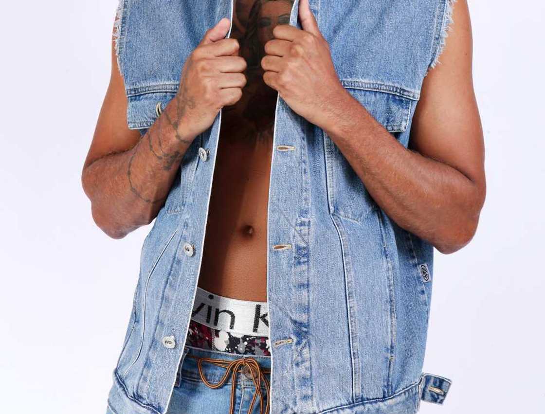 How to dress like the 2000s boys How to dress like the 2000s boys