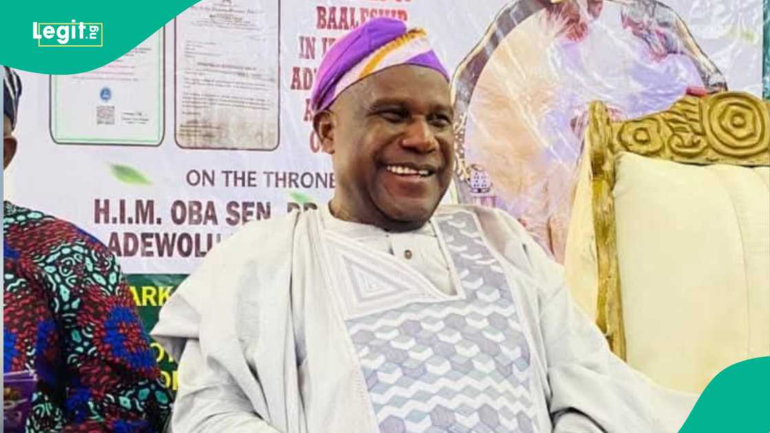 Sanata Buhari Abdulfatai zai fito takarar gwamnan Oyo Sanata Buhari Abdulfatai zai fito takarar gwamnan Oyo