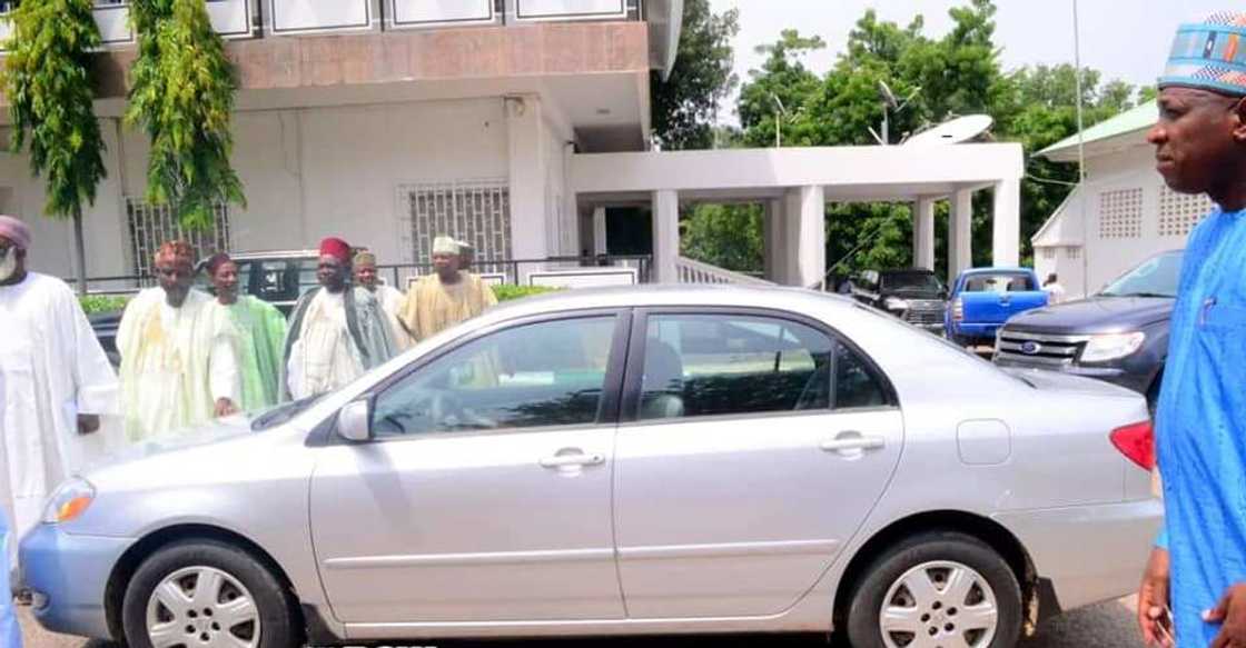 Gwamna Zulum ya bawa matashin da ya lashe gasar Alqur'ani kyautar N5m, sabuwar mota da sauransu Gwamna Zulum ya bawa matashin da ya lashe gasar Alqur'ani kyautar N5m, sabuwar mota da sauransu