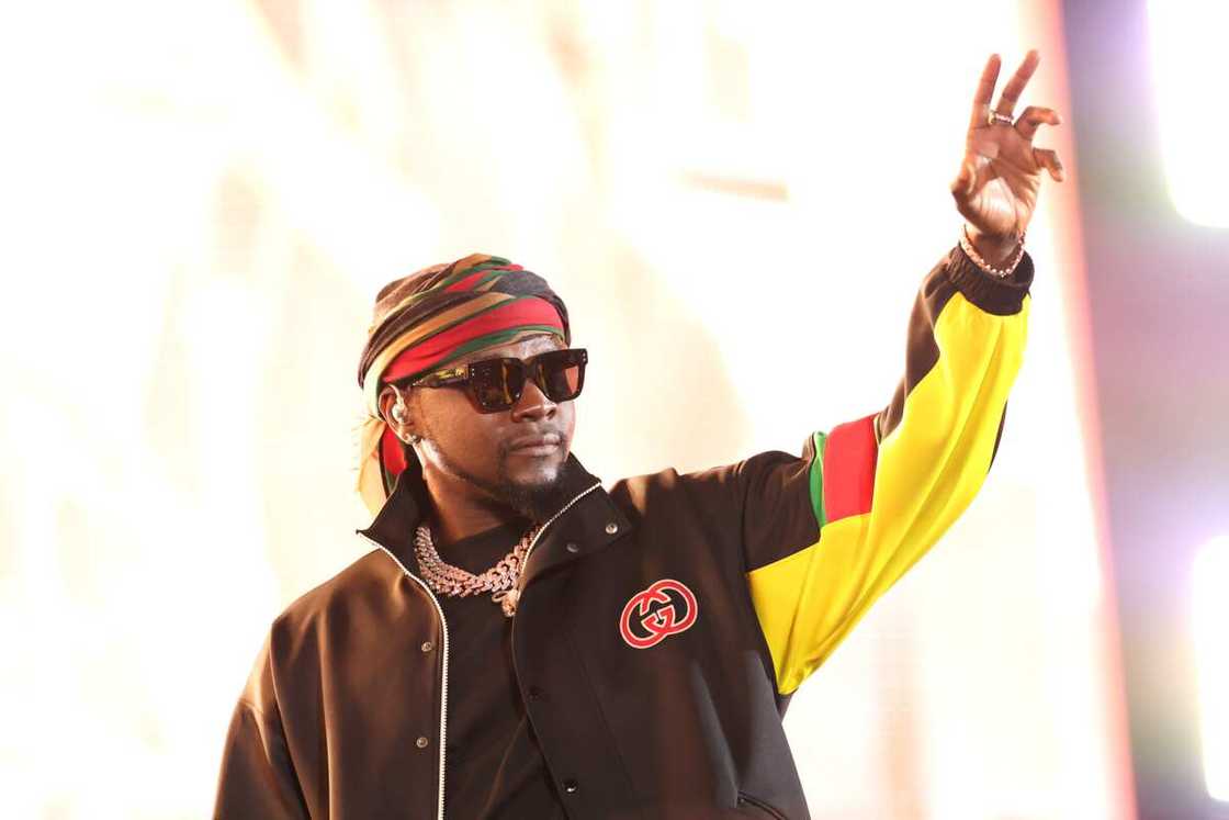 Does Kizz Daniel have a wife? Does Kizz Daniel have a wife?