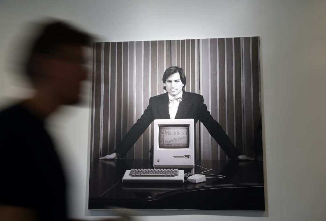 Steve Jobs, with the user-friendly Apple Macintosh, made personal computers an integral part of everyday lives and homes Steve Jobs, with the user-friendly Apple Macintosh, made personal computers an integral part of everyday lives and homes